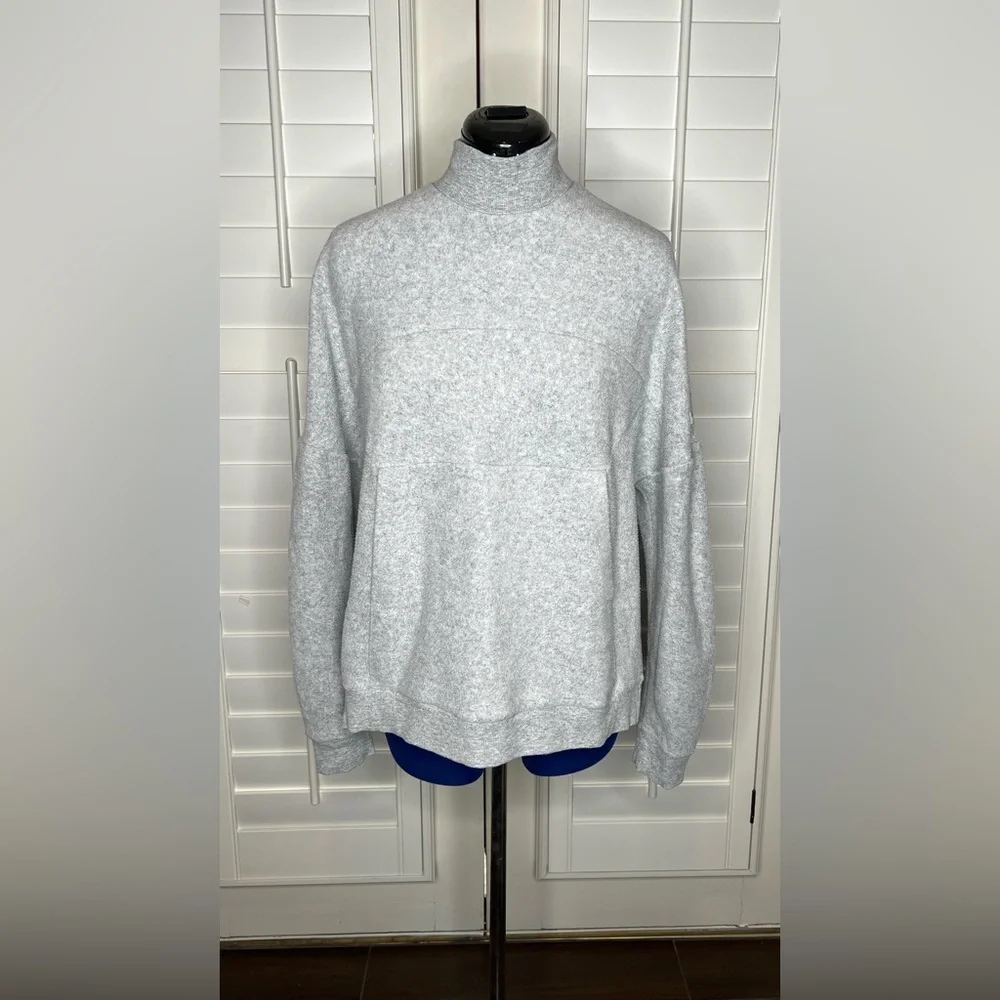 Alo Yoga Women's segment pullover Fleece sweatshirt - Dove Grey - S. - Picture 3 of 16